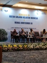 Prof. Endang Hilmi saat memberikan paparan
